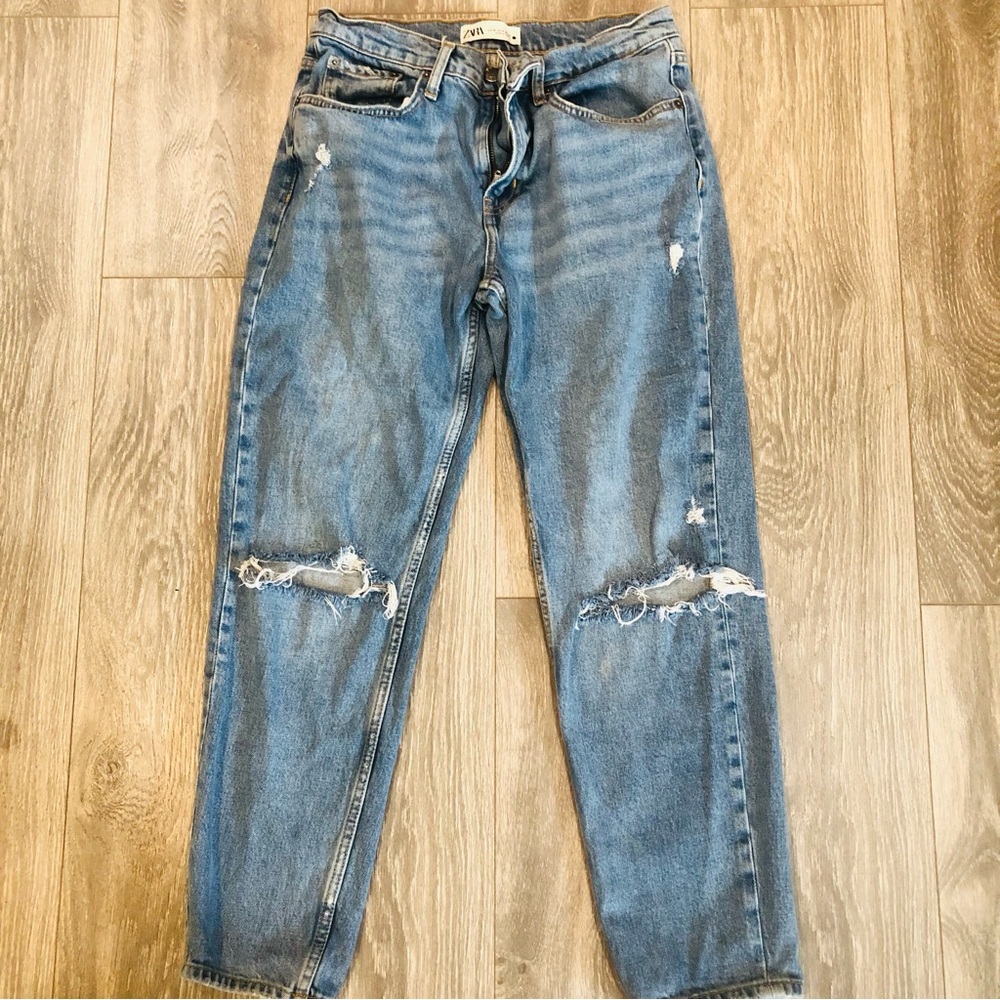 Zara Women The Distressed Cigarette Relaxed Jeans Size 6. Made In Turkey. Used